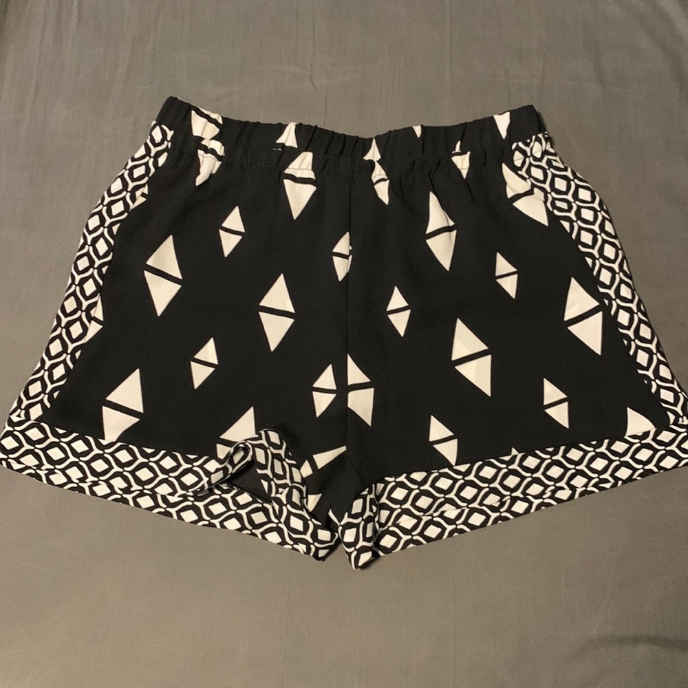 H&M High Waist Black Dress Shorts size 6